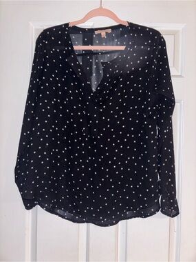 Gibson Latimer Black Star-Print V-Neck Blouse
